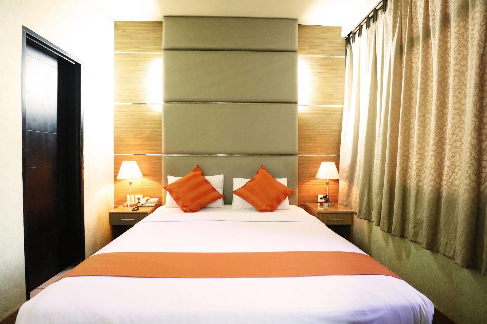 Mirah Hotel Jakarta Ngoại thất bức ảnh